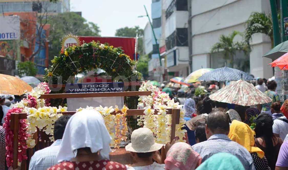 Creyentes acompañan recorrido de San Pascualito