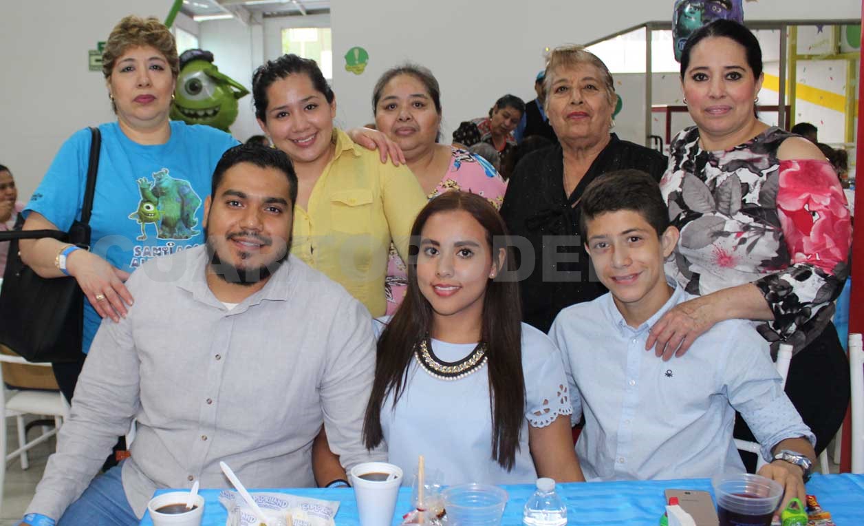 Celebró con los personajes de Monsters Inc.