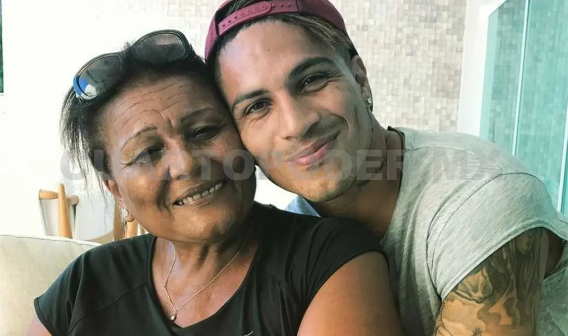 La más mediática de todas las progenitoras de la selección fue la madre de Paolo Guerrero, capitán y máximo goleador de Perú. Agencias