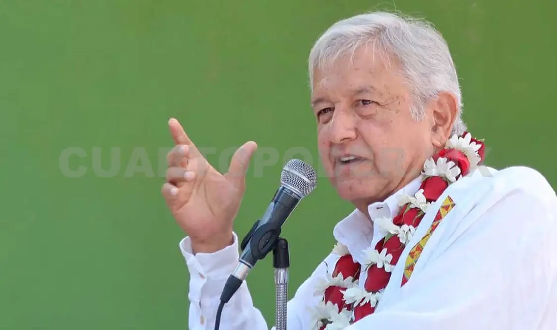 Presentan denuncia contra AMLO