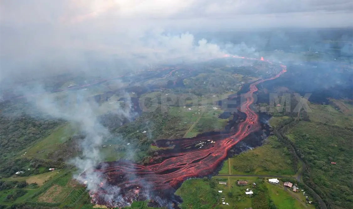 Lava del volcán Kilauea alcanza el Océano Pacífico