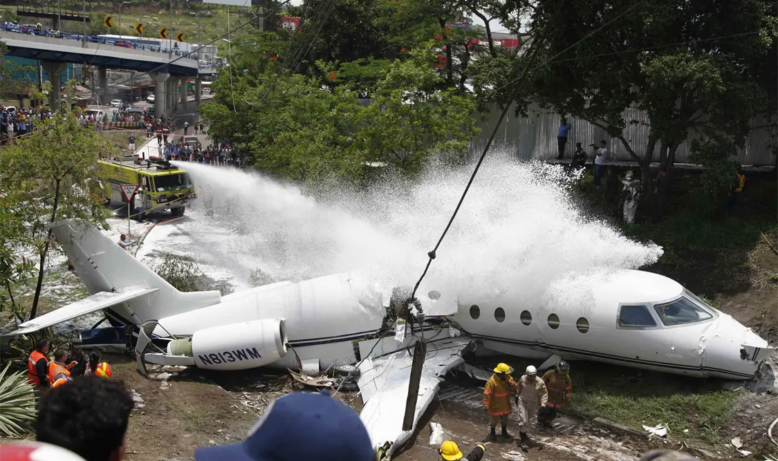 Varios heridos tras despiste de avión en Honduras