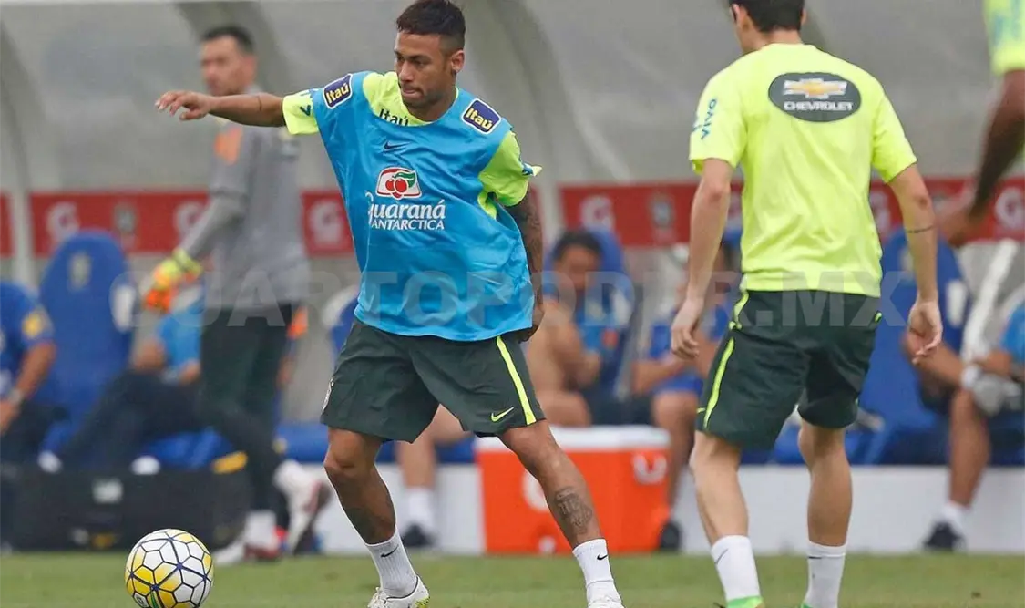 Último entrenamiento de Brasil causa tumulto