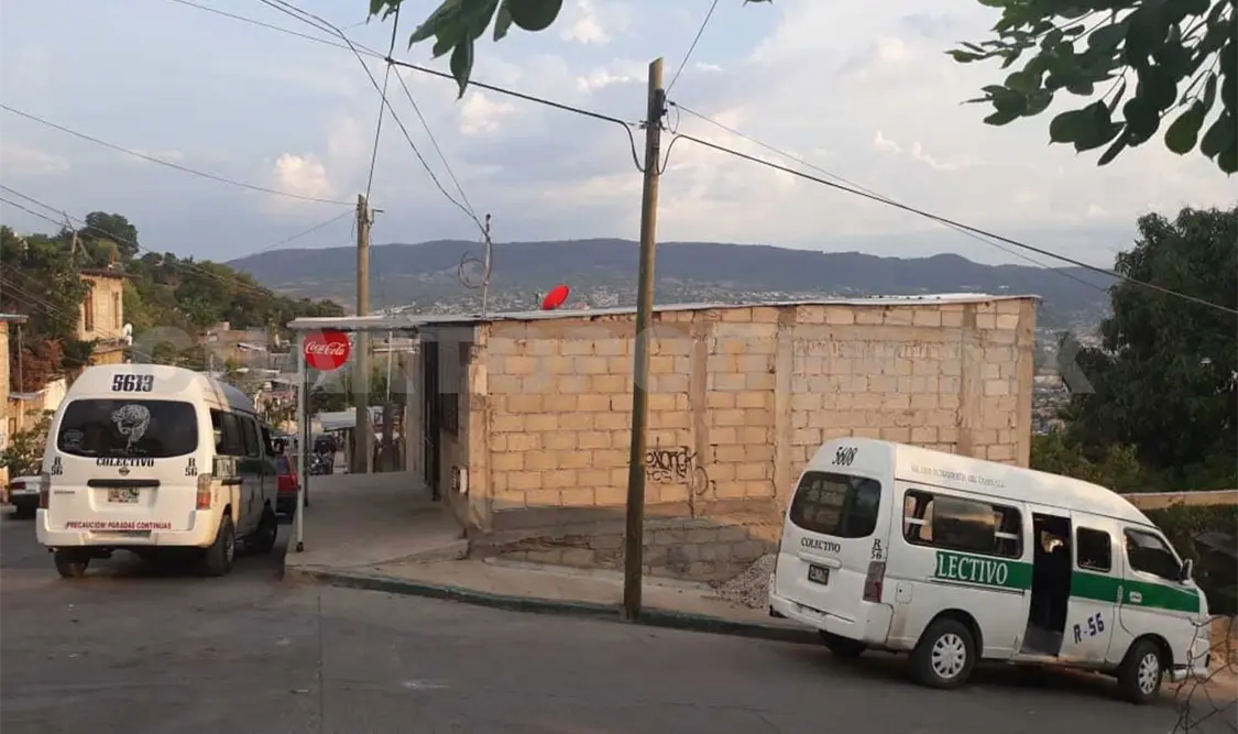 Retienen, de nuevo, colectivos de ruta 56