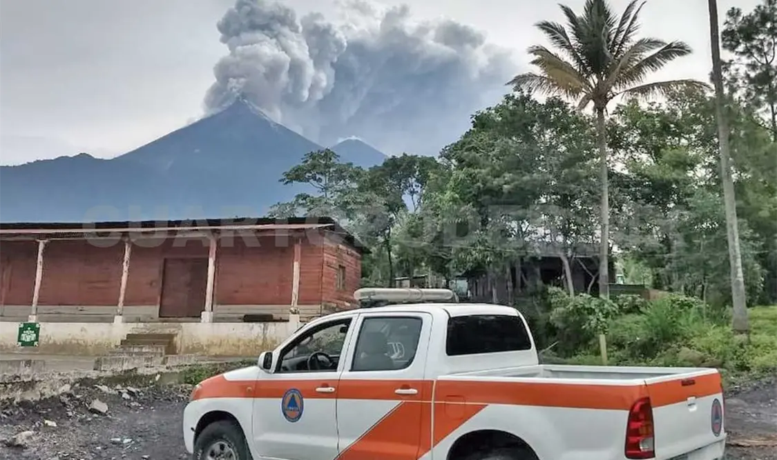 Declaran alerta roja por Volcán de Fuego