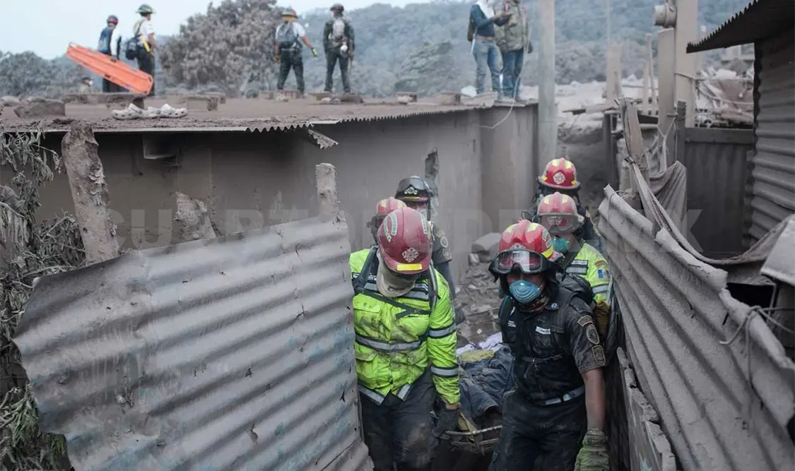 EPN ofrece apoyo a Guatemala por erupción de volcán