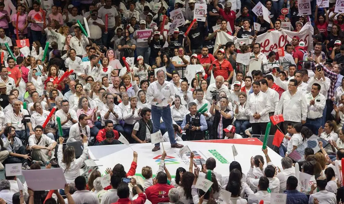 Meade critica a maestros que generan caos
