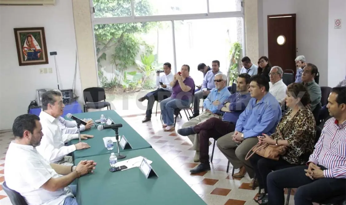 Reconocen labor de notarios para la gobernabilidad