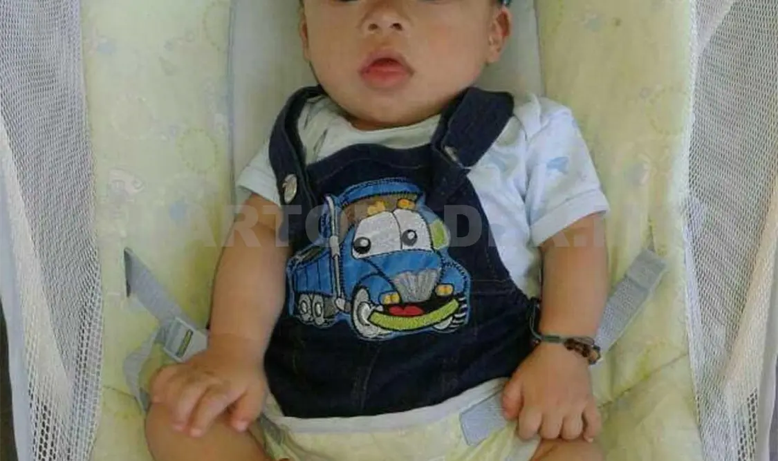 Axel se aferra a la vida a sus 10 meses de edad