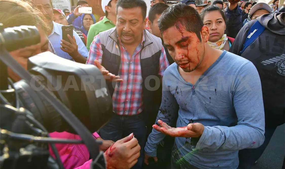 Maestros y policías se enfrentan en la CDMX