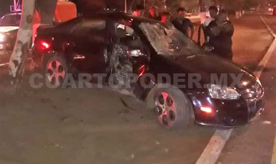 El exceso de velocidad y la falta de precaución dieron origen al accidente automovilístico ayer por la madrugada. Edberg Mayorga / CP