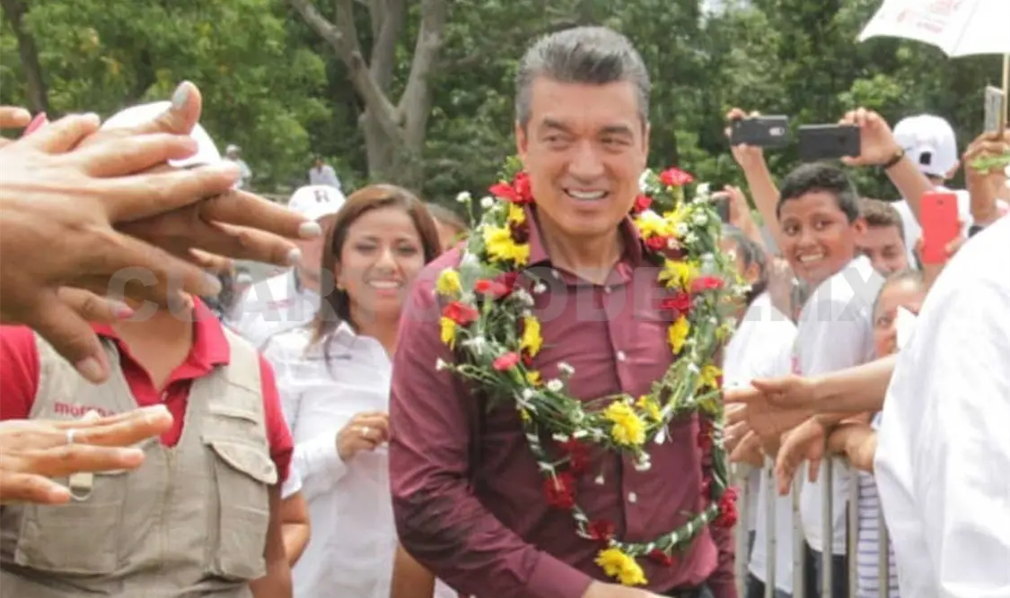 Reciben miles de simpatizantes a Rutilio Escandón