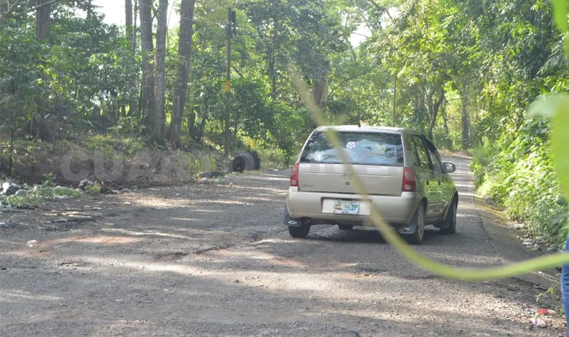 Deteriorados, caminos de la Ruta del Café