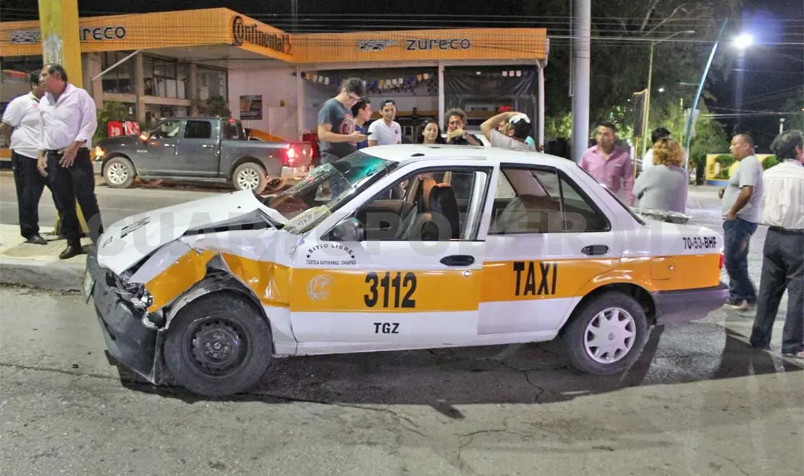 Pasajero queda lesionado en choque de taxi y particular