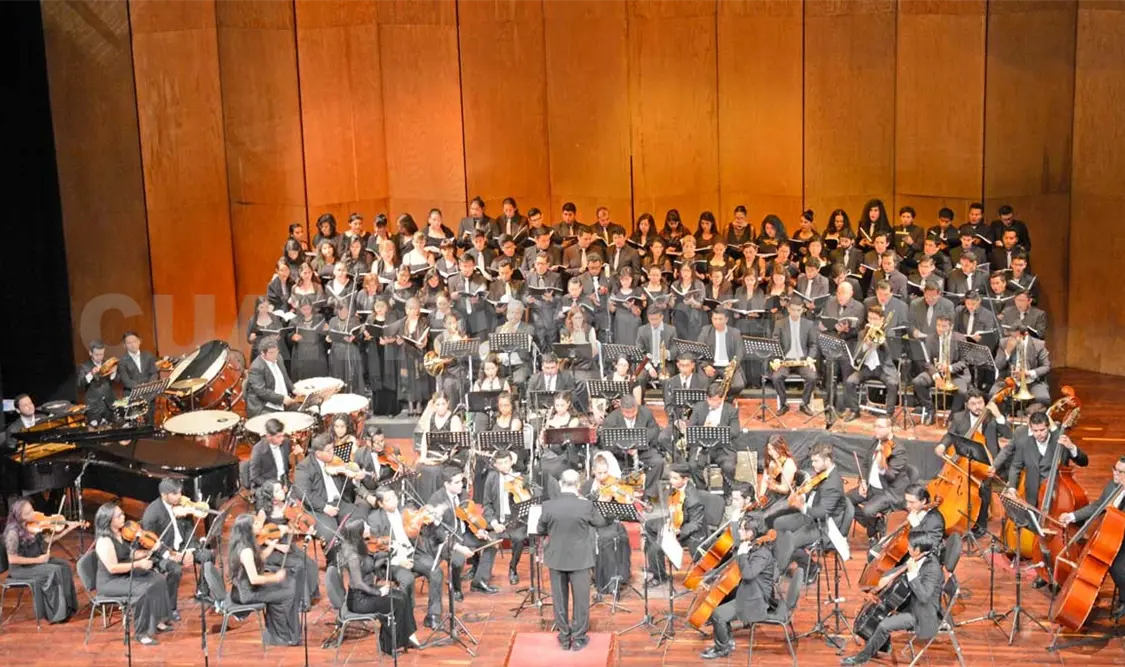 Fueron más de cien músicos los que participaron en este concierto. Darwin Mendoza