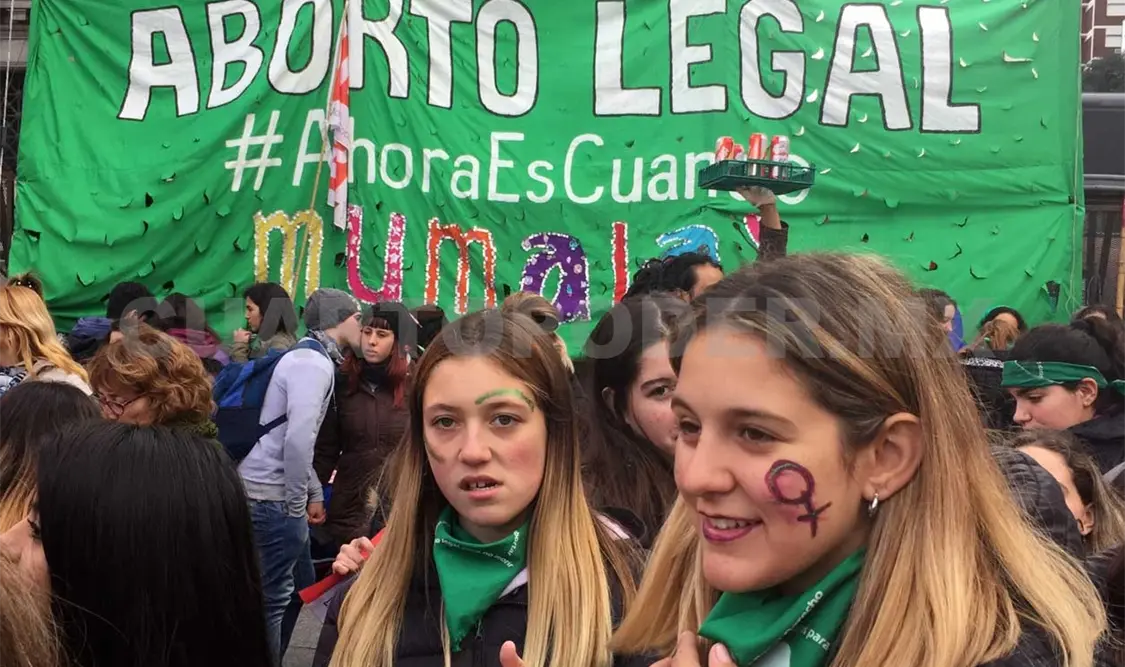 Disputan calles por tema de aborto legal