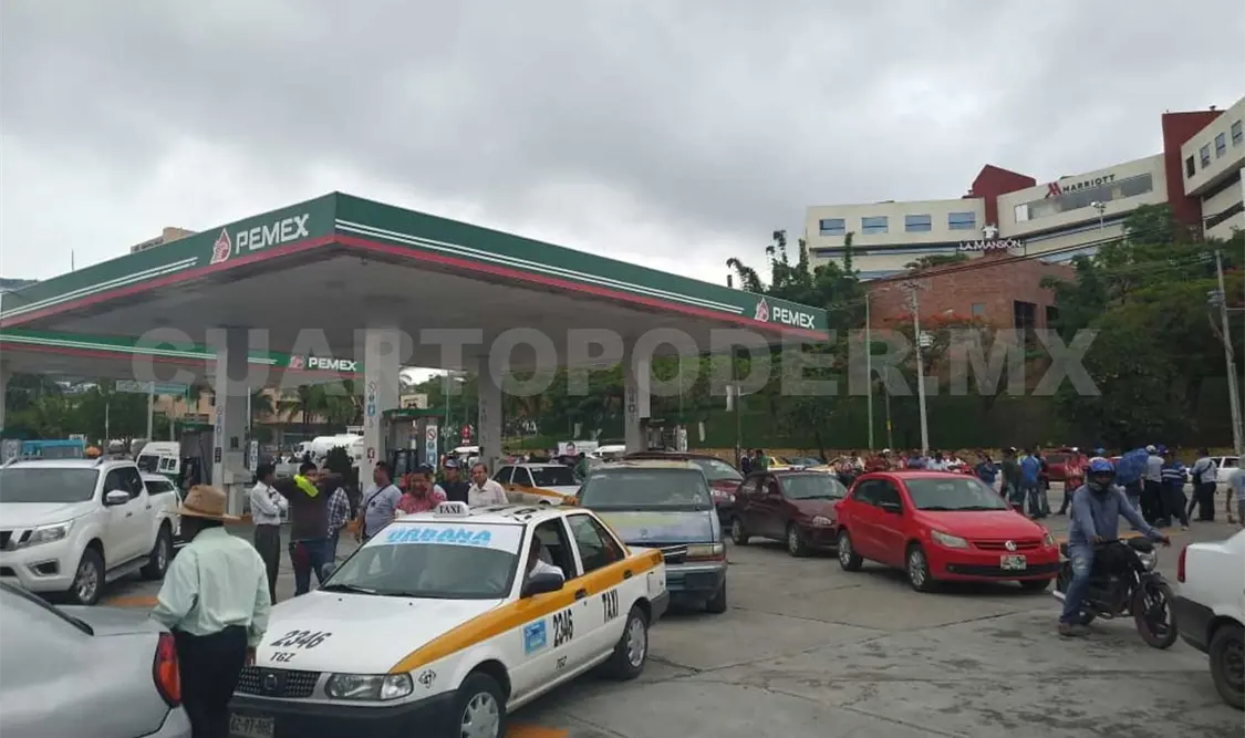 Reprueban toma de gasolineras en Tuxtla