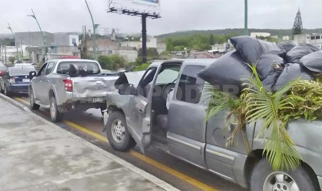 Dos lesionados en aparatosa carambola