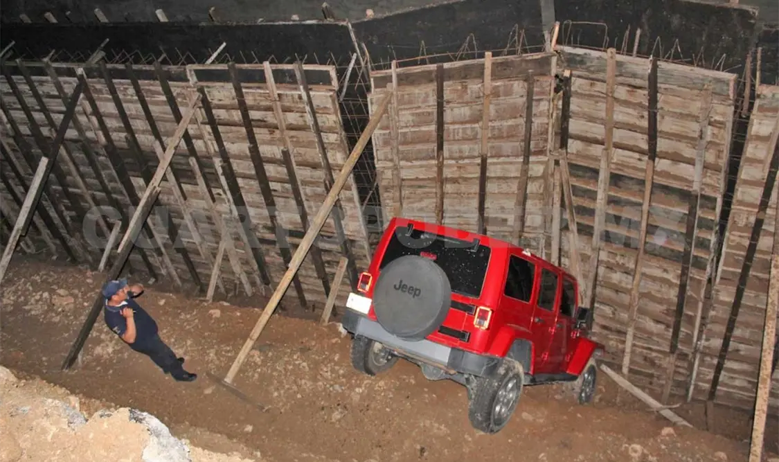 Jalisciense se precipita con camioneta al barranco