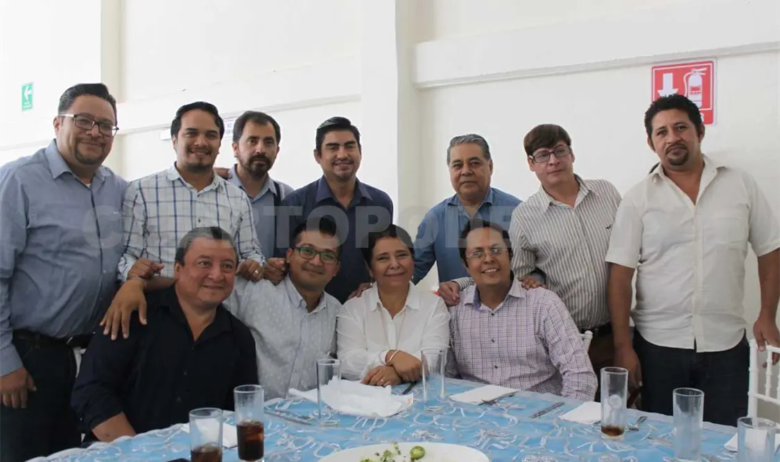 Festeja Congreso a padres trabajadores