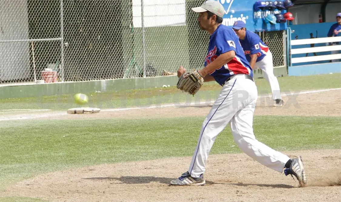 Pumach remontó y venció a Petroleros
