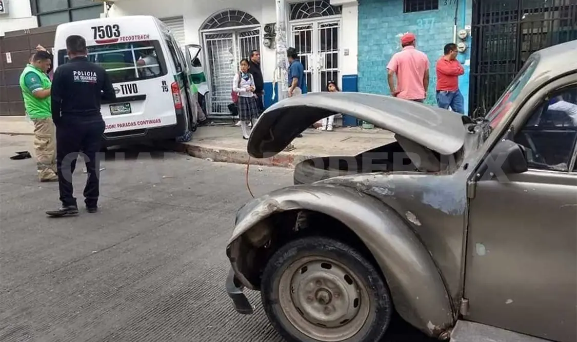Nueve lesionados en fuerte accidente vial