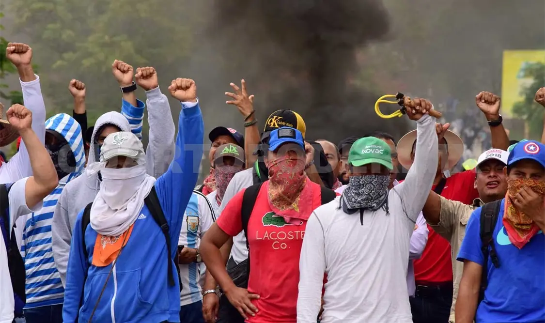 Concluye paro magisterial; regresan profesores a clases