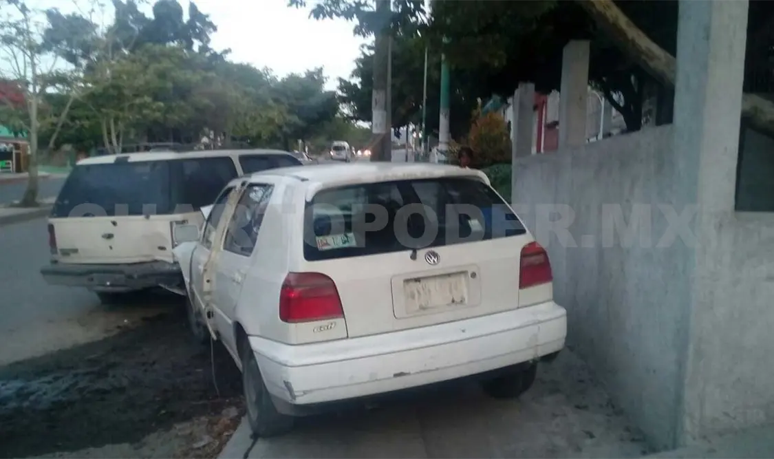 Veloz chofer huyó tras provocar un accidente