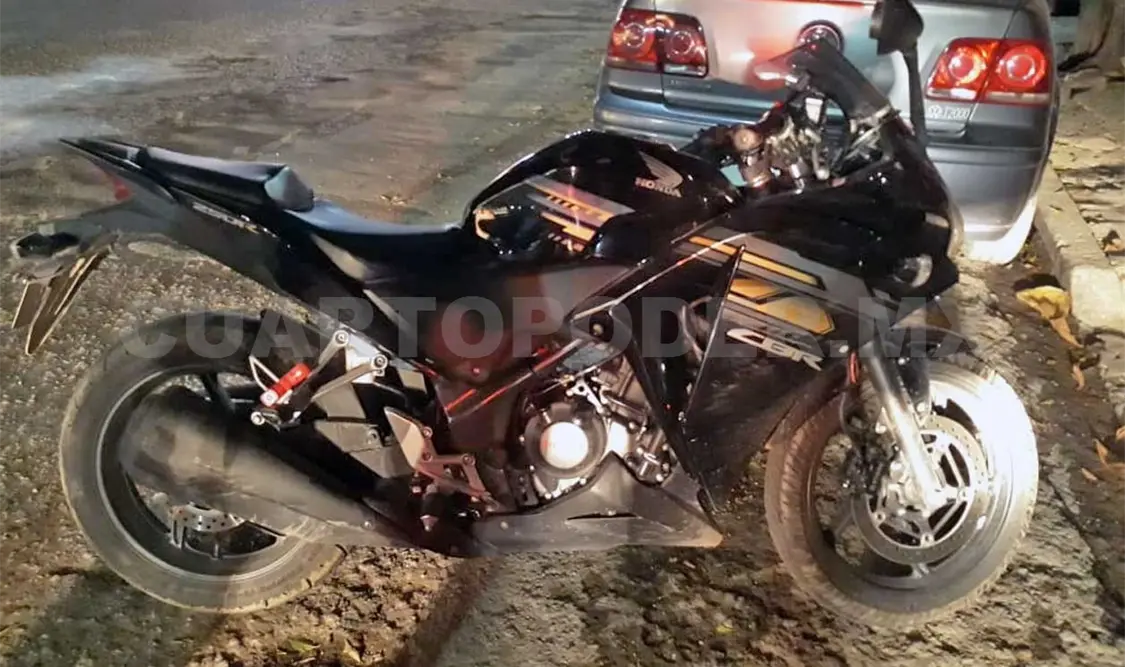 Motociclista embiste a transeúnte y es hospitalizado