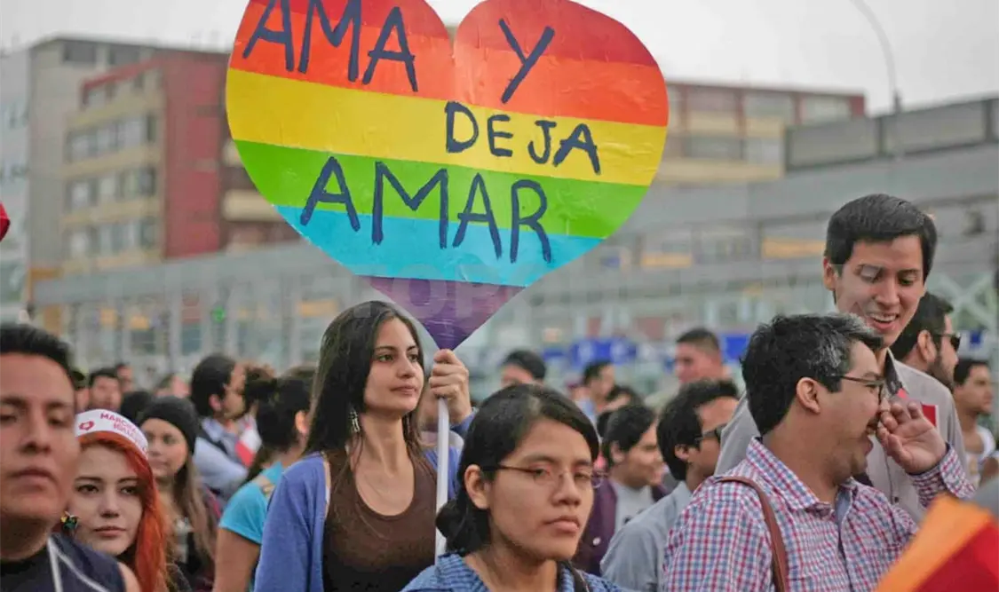 Se solidarizan con las personas Lesbianas, Gays, Bisexuales, Trans e Intersex, que han sido discriminadas. Agencias
