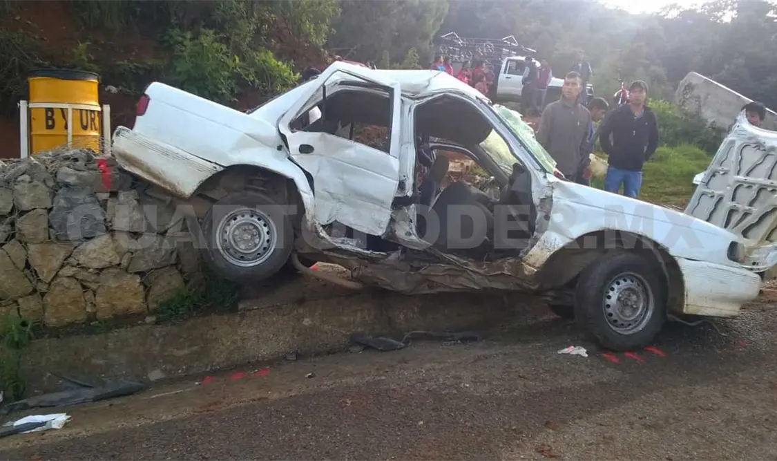 Accidente carretero deja dos personas lesionadas