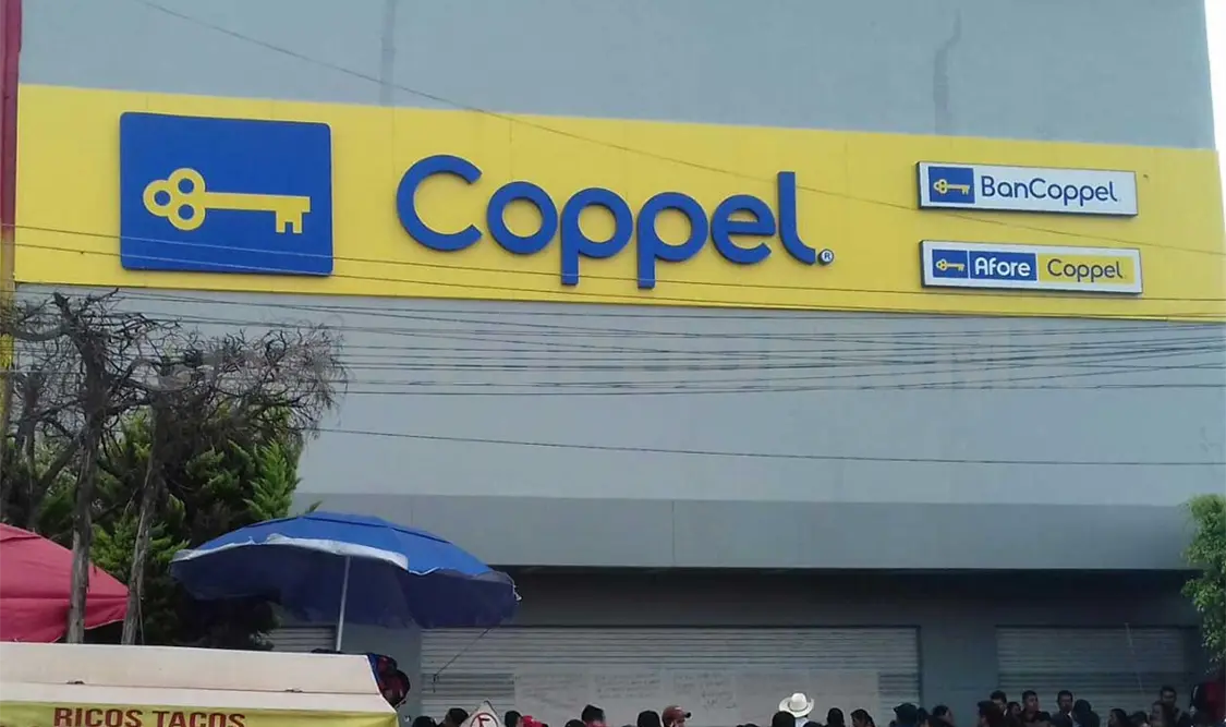 Bloquean Coppel para exigir pago de indemnización