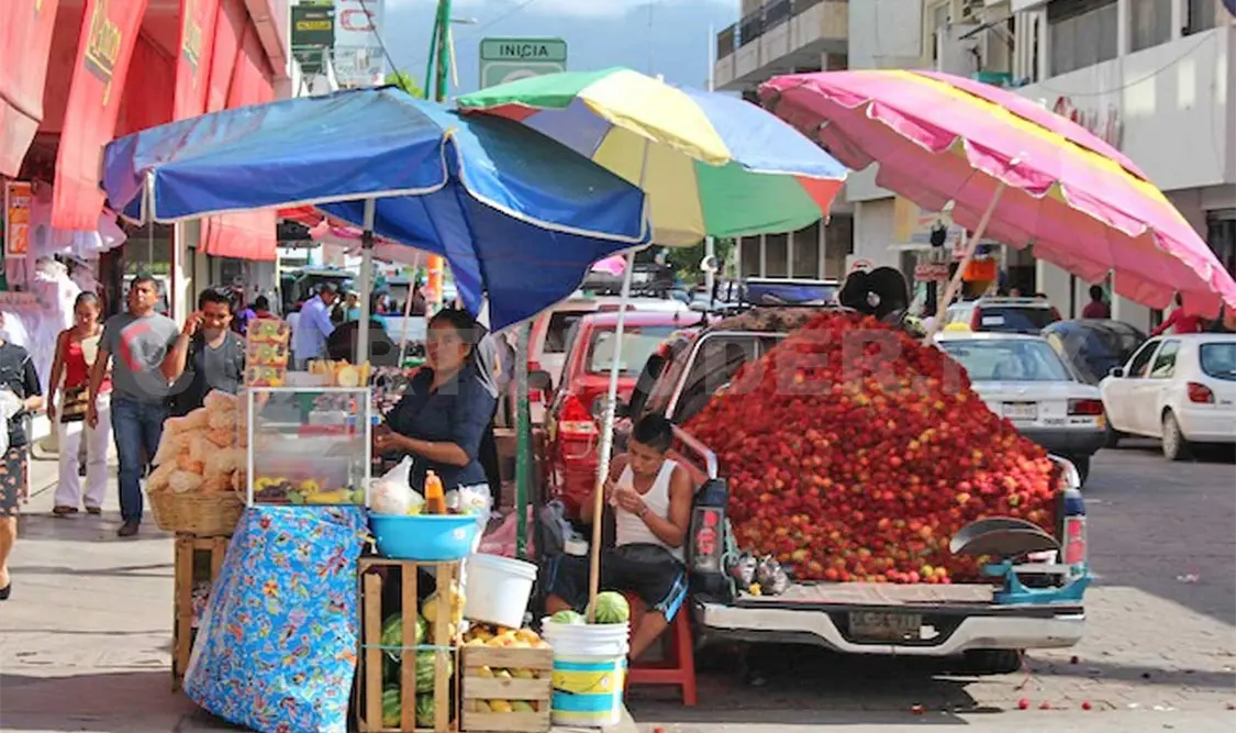 Es positivo el levantamiento del comercio irregular del centro. CP