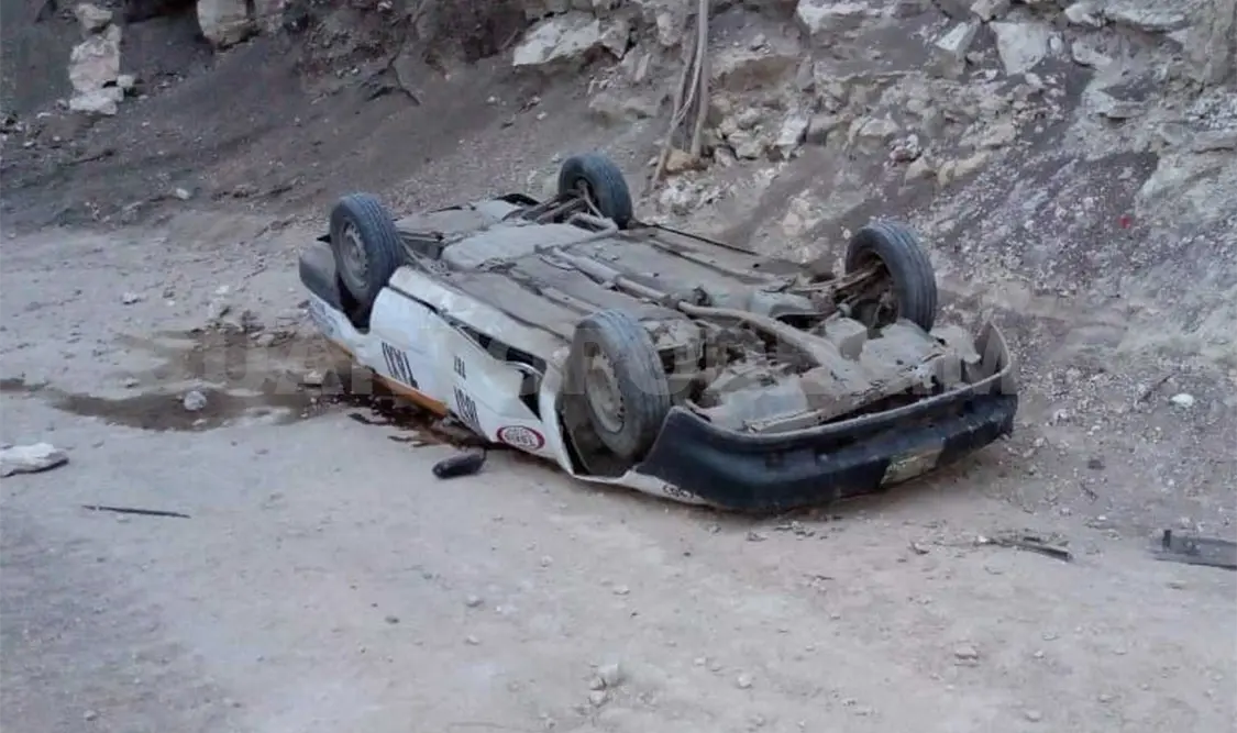 Fallece taxista tras sufrir una volcadura