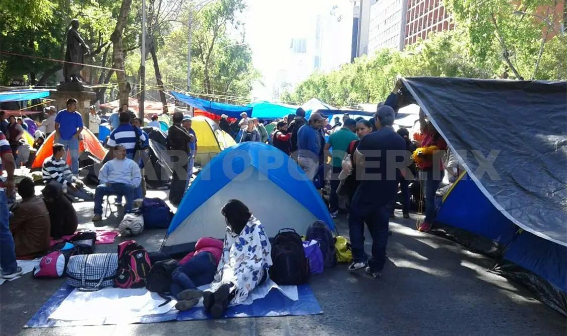 Sancionan a 69 mil maestros por faltas