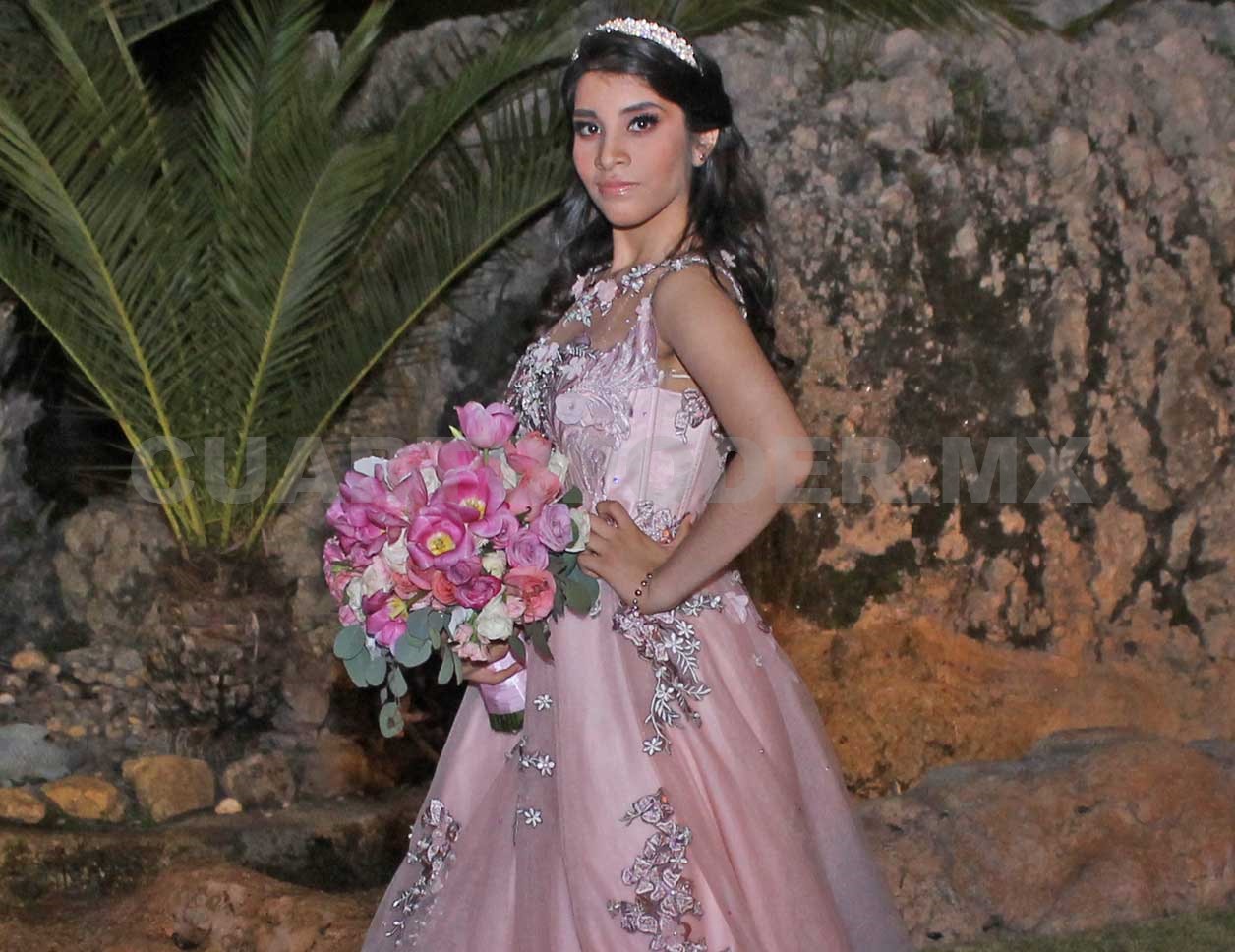 XV años de ensueño para Angélica