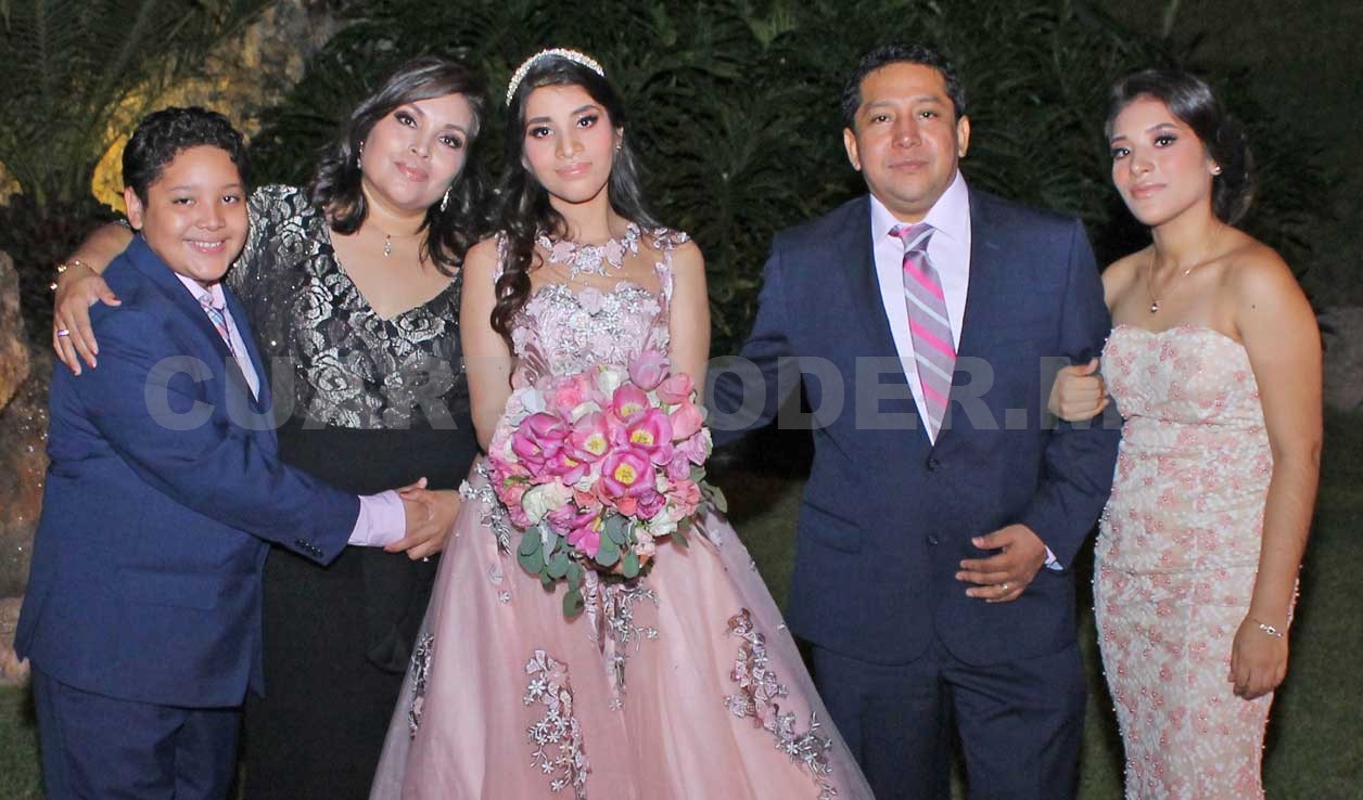 XV años de ensueño para Angélica