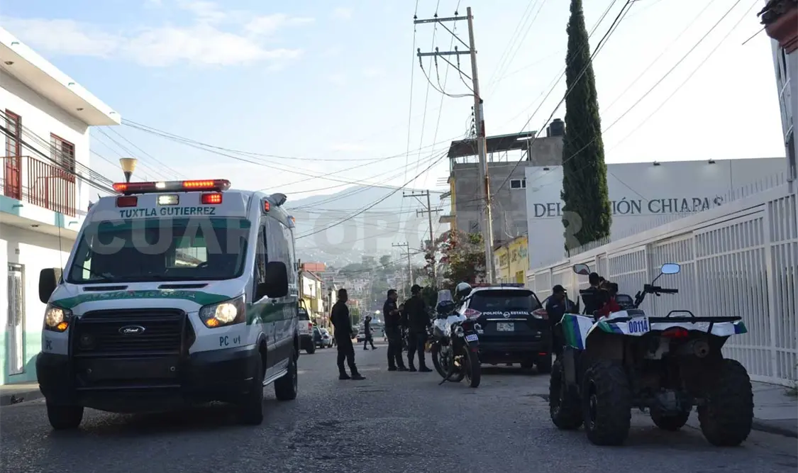 Delincuentes amarran a cuatro personas en Sedesol