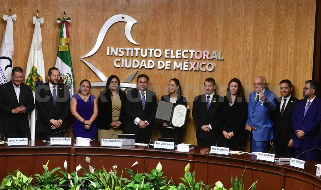 Entregan constancia de mayoría a Sheinbaum
