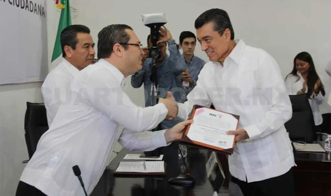 Entregan constancias a gobernadores electos
