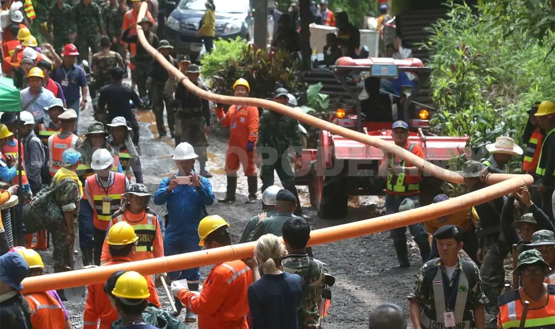 Confirman rescate de la mitad de niños atrapados
