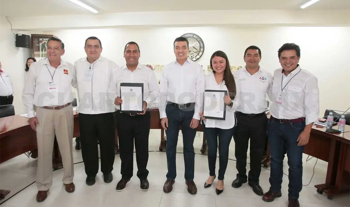 INE entrega constancias de mayoría a Senadores