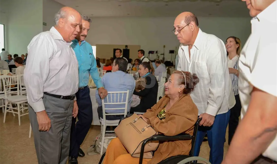 Resalta rector labor de los académicos