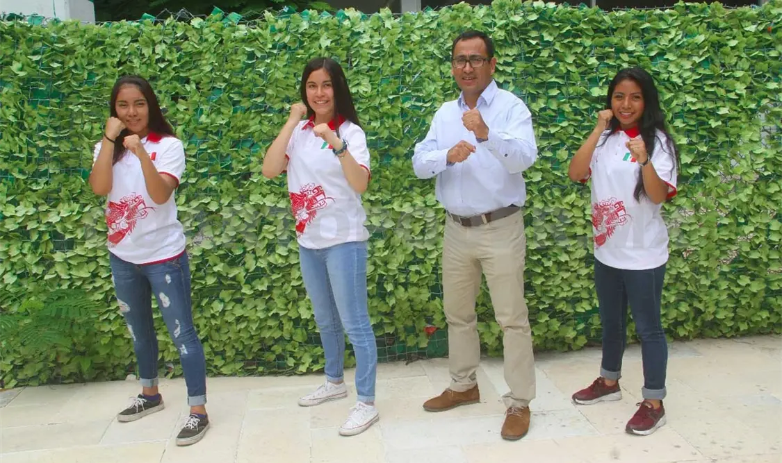 Chiapanecas acuden a Mundial