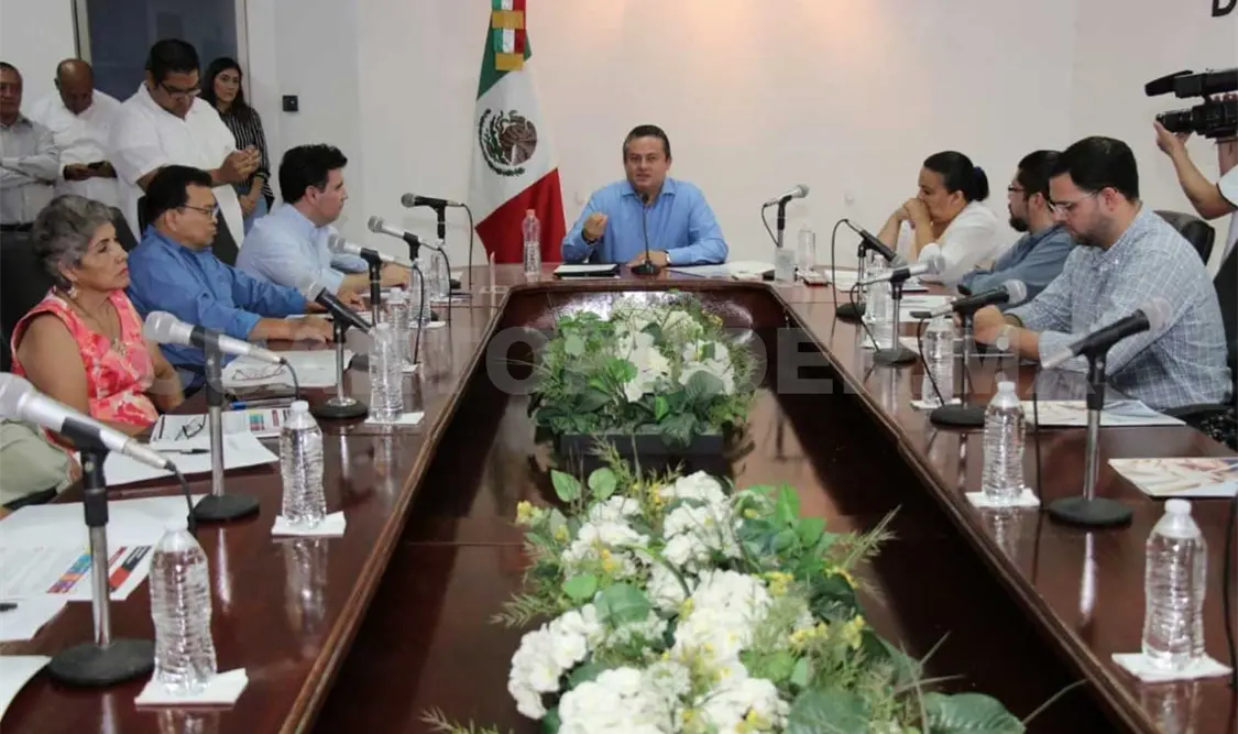 Ayuntamiento paga “platos rotos” del SMAPA