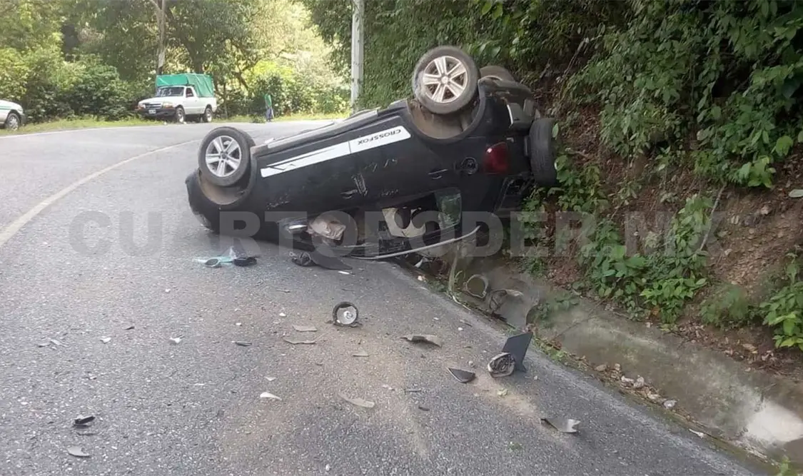 Evitó chocar contra coloso y terminó volcando