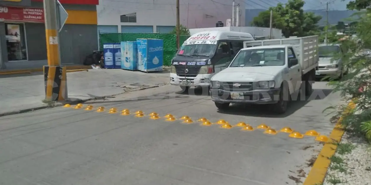 Instalan boyas metálicas