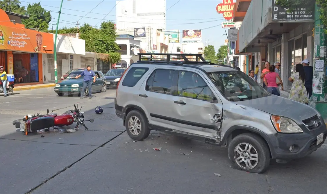 El accidente ocurrió alrededor de las nueve y media de la mañana en la Avenida Central y 7ª calle Oriente, en Tuxtla Gutiérrez. Rafael Cabrera / CP