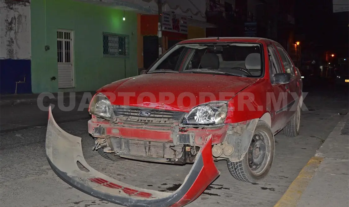 La unidad particular al parecer era conducida con exceso de velocidad, al no respetar la preferencia terminó provocando el accidente. Rafael Cabrera / CP