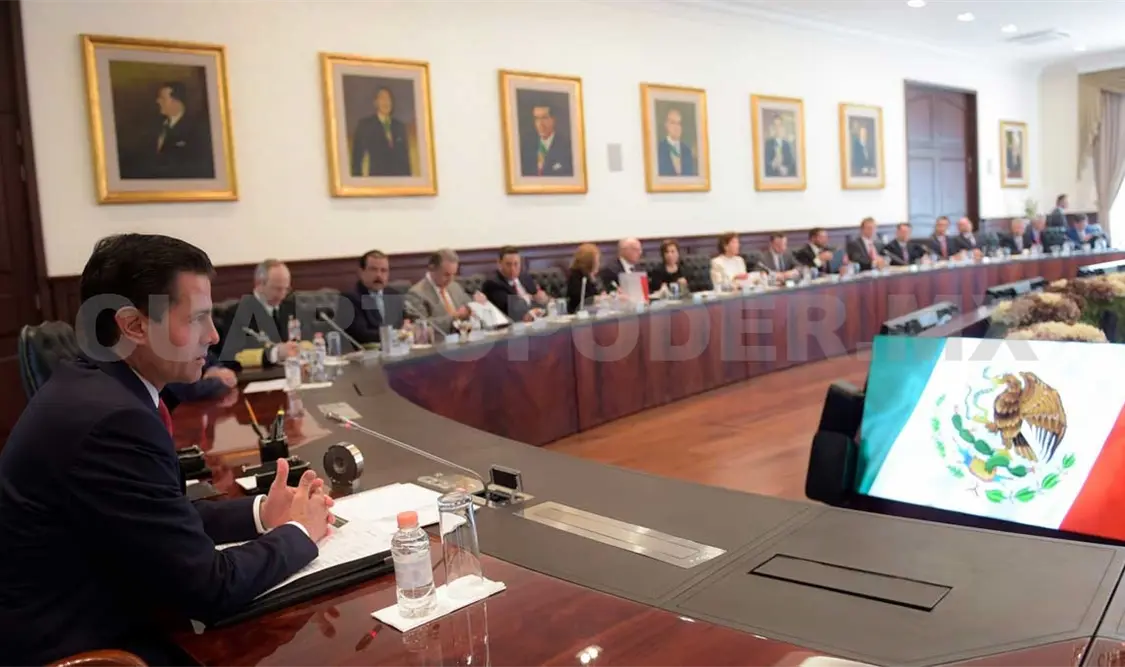 EPN revisa con gabinete proceso de transición